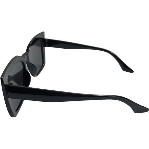 Cat Eye Black Oversized Sunglasses - Picture 4 of 6